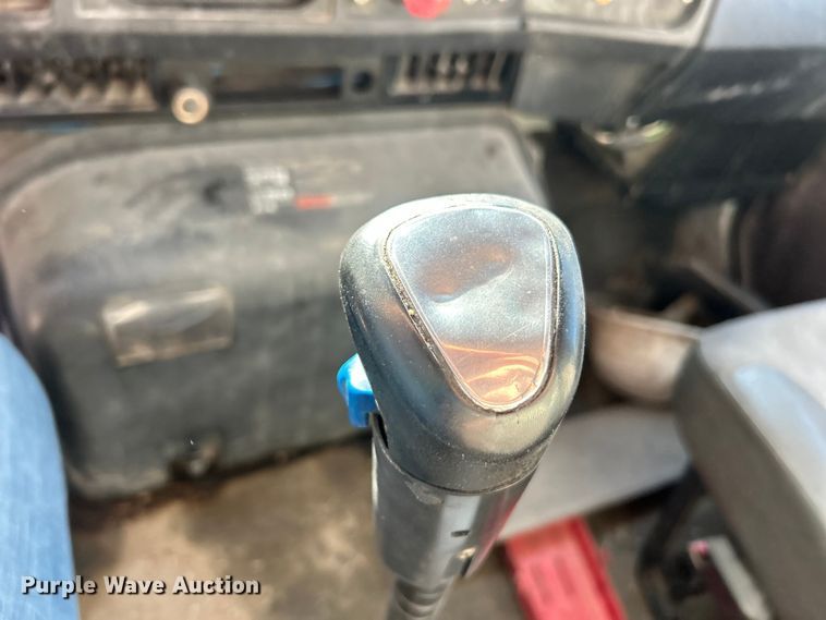 image for item ET3107 1998 International 2500 GLR dump truck