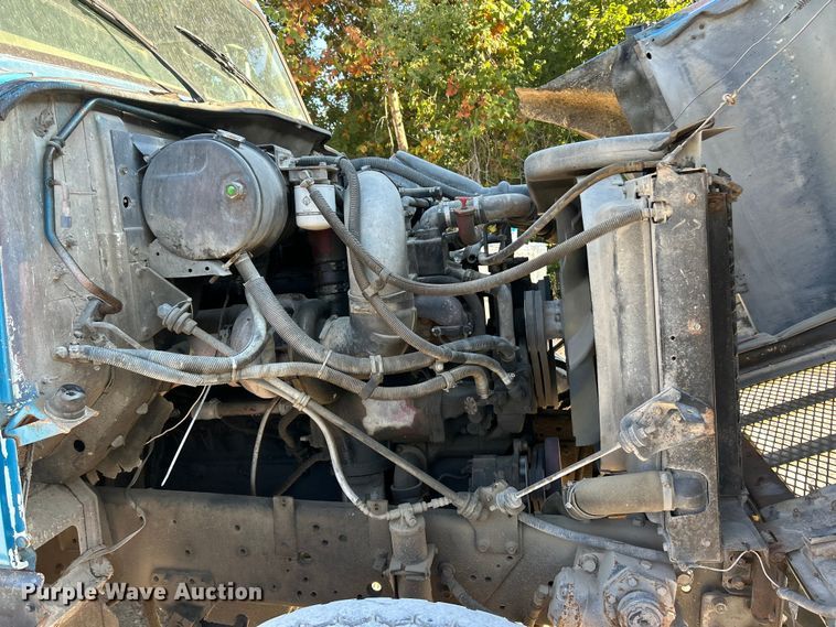 image for item ET3107 1998 International 2500 GLR dump truck