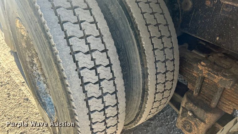 image for item ET3107 1998 International 2500 GLR dump truck