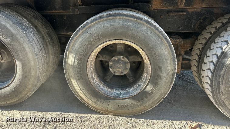 image for item ET3107 1998 International 2500 GLR dump truck