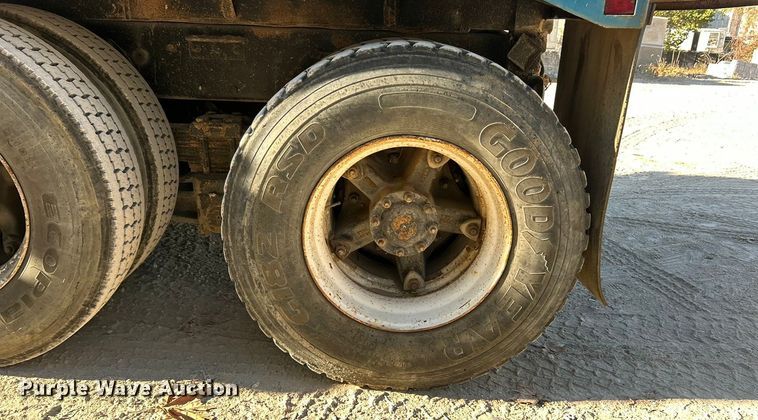 image for item ET3107 1998 International 2500 GLR dump truck