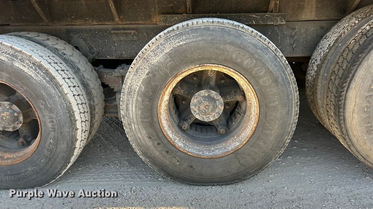 image for item ET3107 1998 International 2500 GLR dump truck