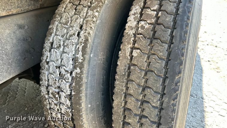 image for item ET3107 1998 International 2500 GLR dump truck