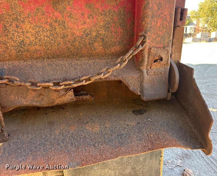 image for item ET3108 1995 Mack DM688S dump truck