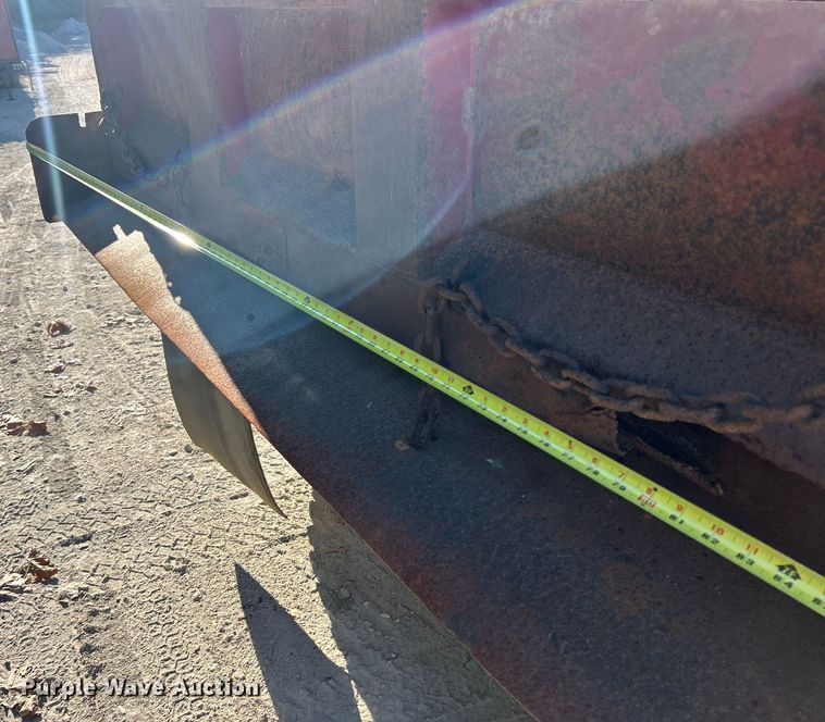 image for item ET3108 1995 Mack DM688S dump truck