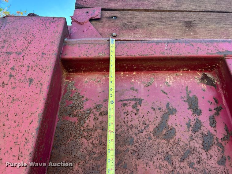 image for item ET3108 1995 Mack DM688S dump truck