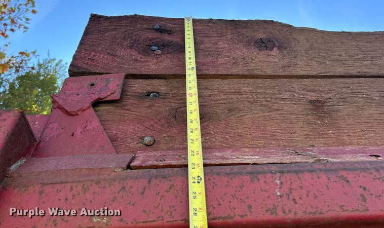 image for item ET3108 1995 Mack DM688S dump truck