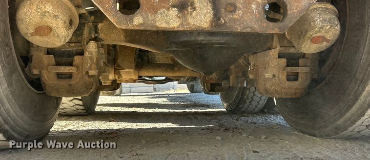 image for item ET3108 1995 Mack DM688S dump truck