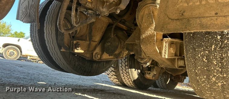 image for item ET3108 1995 Mack DM688S dump truck