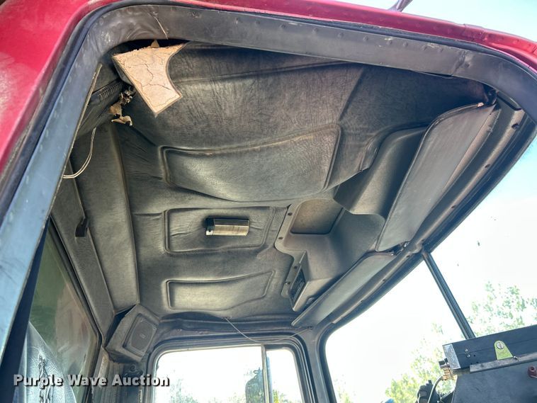 image for item ET3108 1995 Mack DM688S dump truck