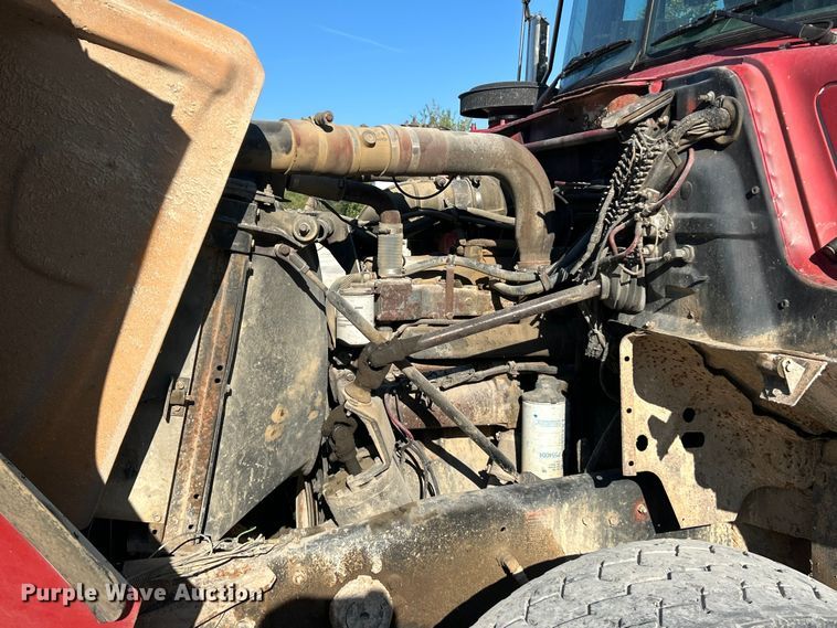 image for item ET3108 1995 Mack DM688S dump truck