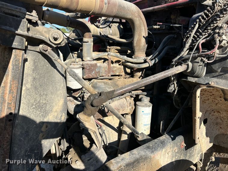 image for item ET3108 1995 Mack DM688S dump truck