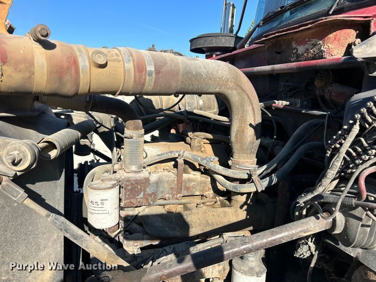 image for item ET3108 1995 Mack DM688S dump truck
