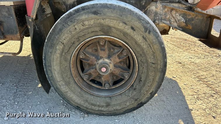 image for item ET3108 1995 Mack DM688S dump truck