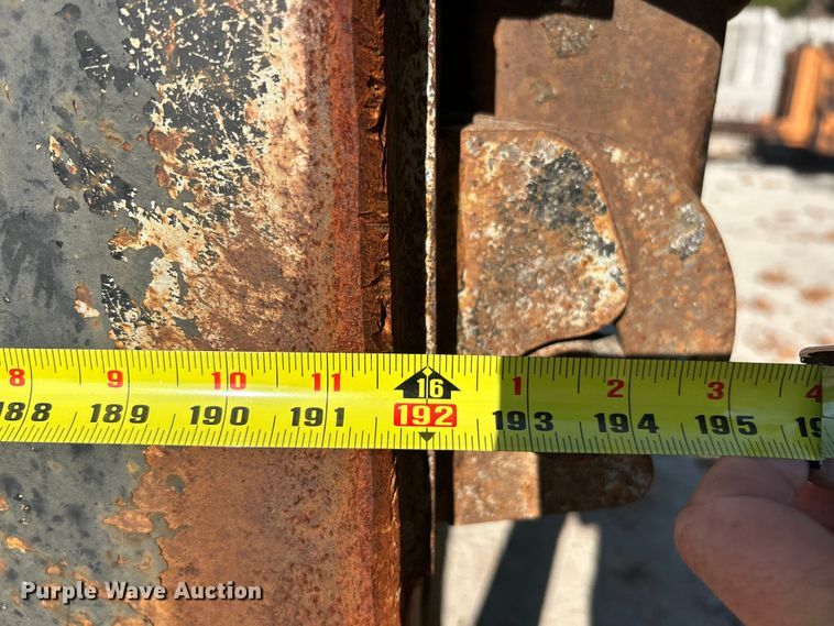 image for item ET3109 1999 International Paystar 5000 dump truck