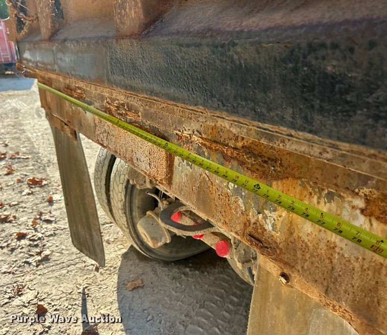 image for item ET3109 1999 International Paystar 5000 dump truck