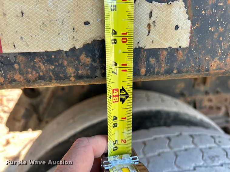 image for item ET3109 1999 International Paystar 5000 dump truck