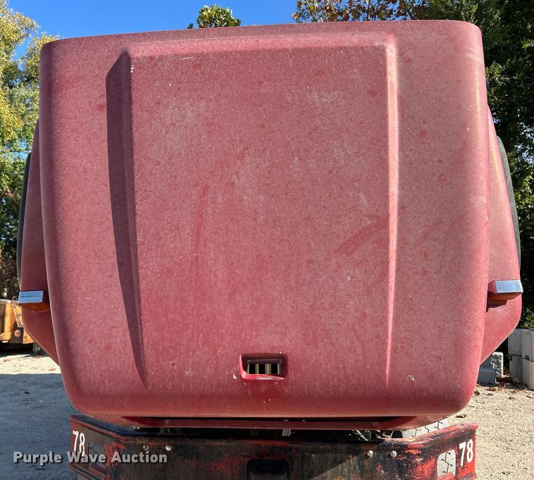 image for item ET3109 1999 International Paystar 5000 dump truck