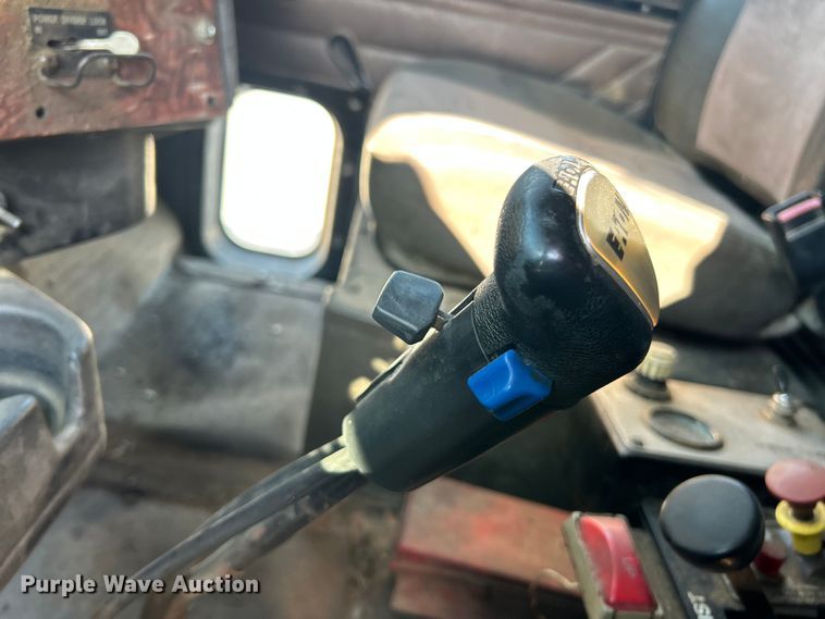 image for item ET3109 1999 International Paystar 5000 dump truck