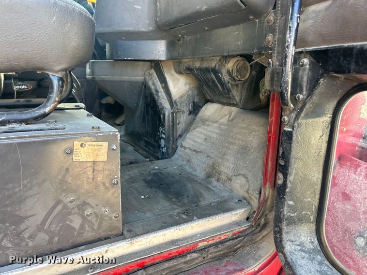 image for item ET3109 1999 International Paystar 5000 dump truck