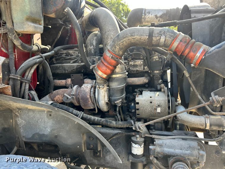 image for item ET3109 1999 International Paystar 5000 dump truck