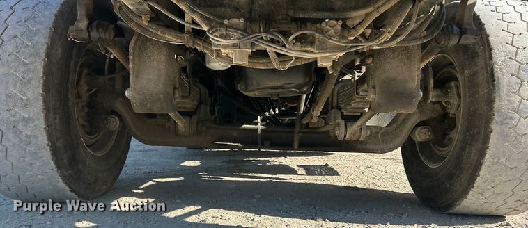 image for item ET3109 1999 International Paystar 5000 dump truck