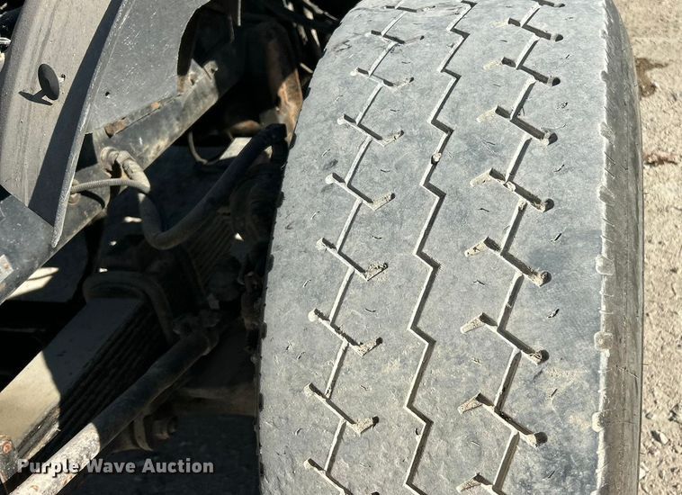 image for item ET3109 1999 International Paystar 5000 dump truck