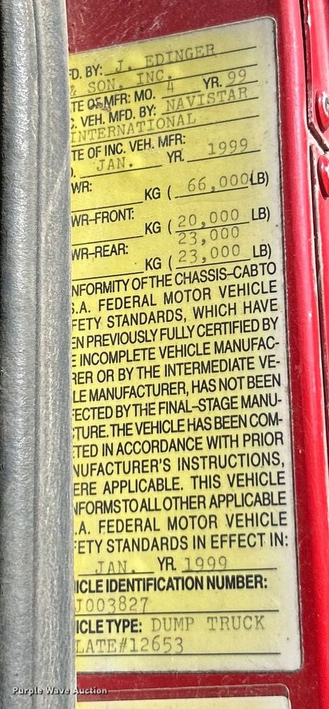 image for item ET3109 1999 International Paystar 5000 dump truck