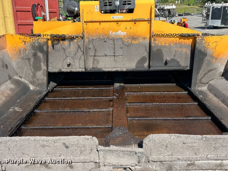 image for item ET3124 2014 Lee-Boy 8500T paver