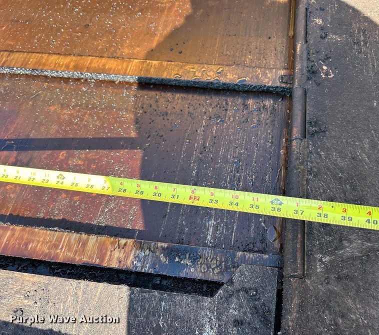 image for item ET3124 2014 Lee-Boy 8500T paver