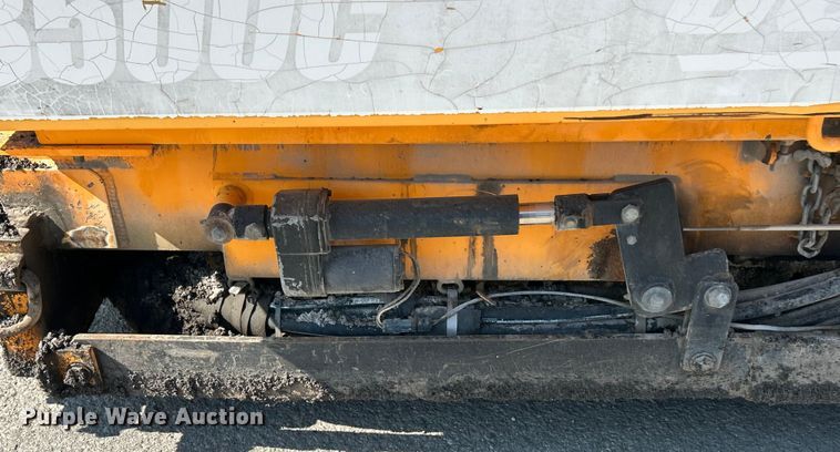 image for item ET3124 2014 Lee-Boy 8500T paver