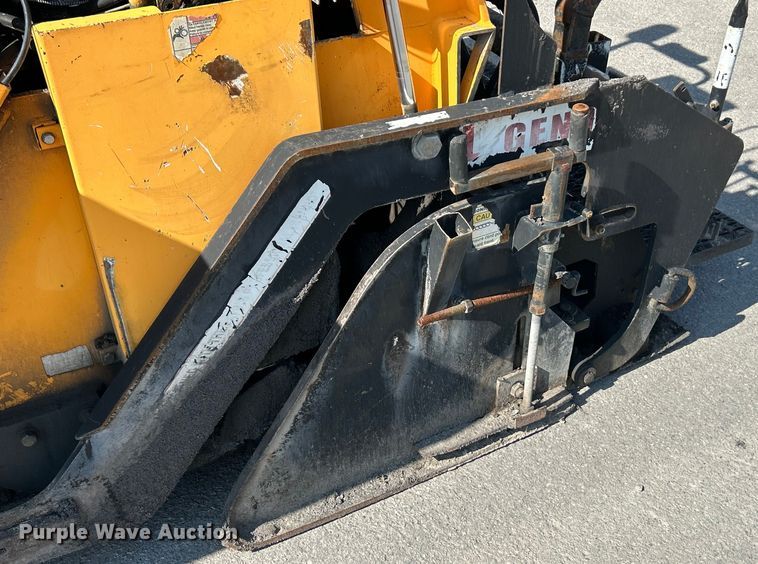image for item ET3124 2014 Lee-Boy 8500T paver