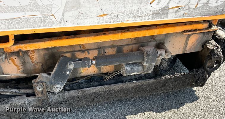 image for item ET3124 2014 Lee-Boy 8500T paver