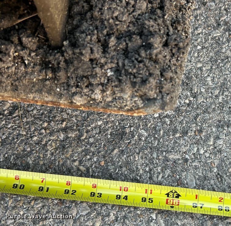 image for item ET3124 2014 Lee-Boy 8500T paver