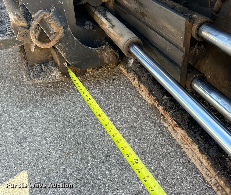 image for item ET3124 2014 Lee-Boy 8500T paver