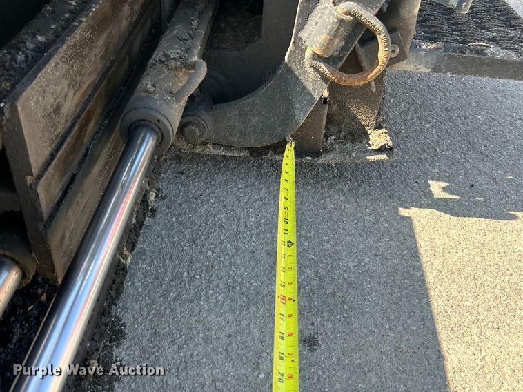 image for item ET3124 2014 Lee-Boy 8500T paver