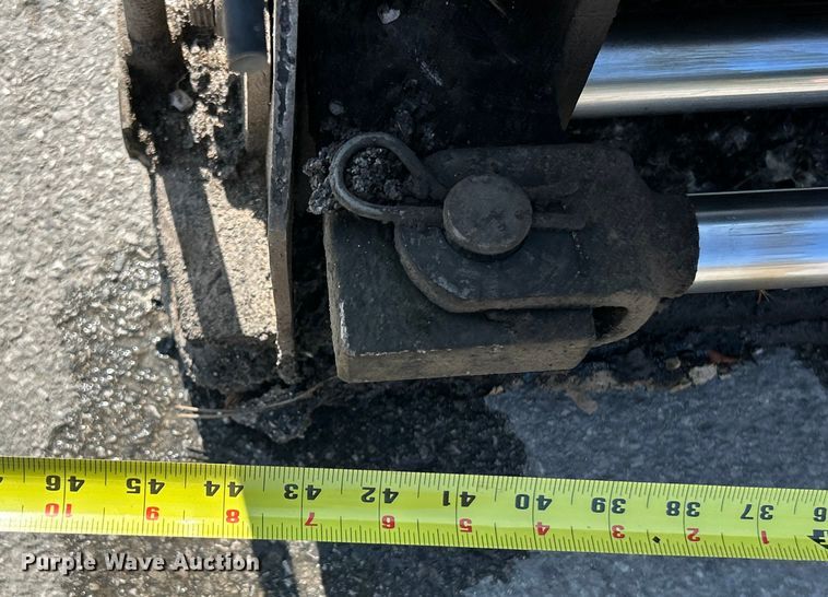 image for item ET3124 2014 Lee-Boy 8500T paver