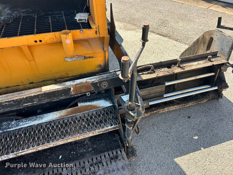 image for item ET3124 2014 Lee-Boy 8500T paver