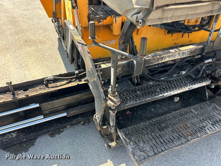 image for item ET3124 2014 Lee-Boy 8500T paver