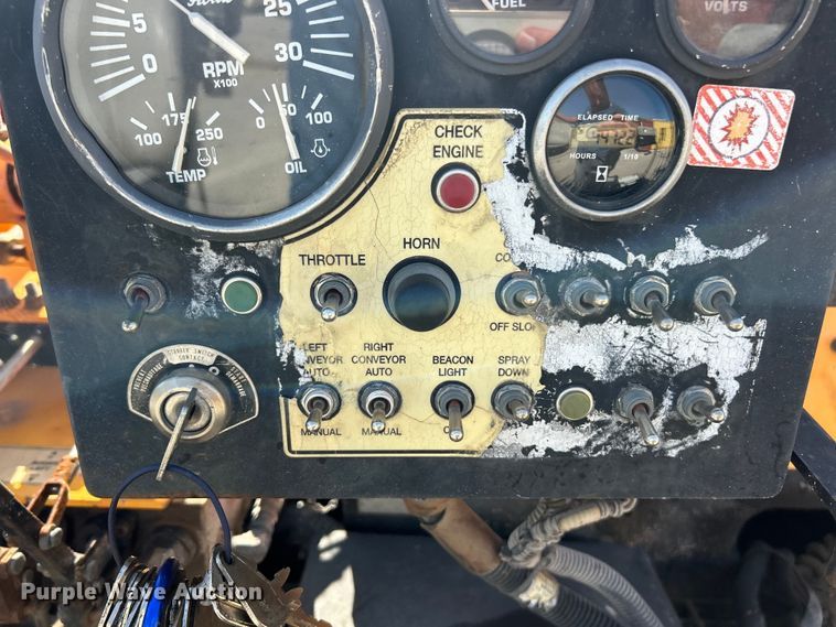 image for item ET3124 2014 Lee-Boy 8500T paver