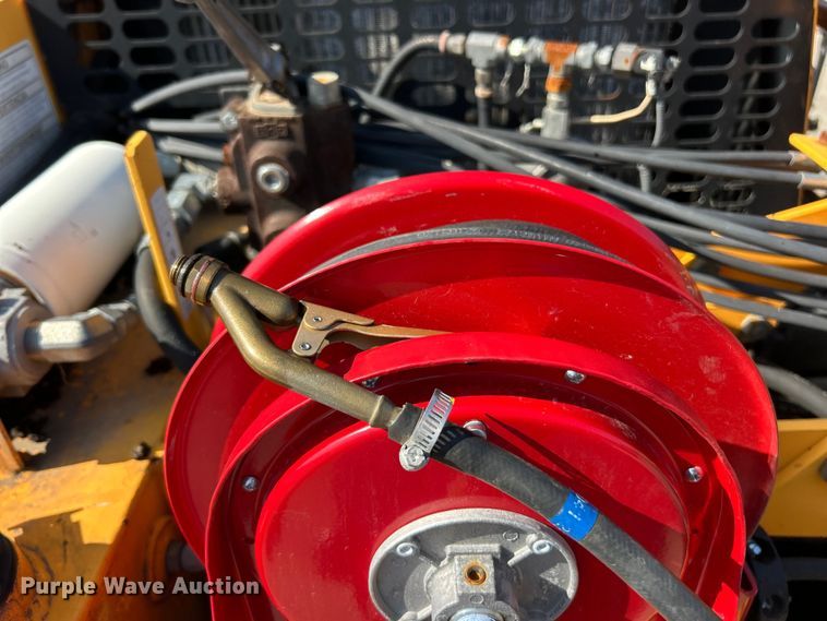 image for item ET3124 2014 Lee-Boy 8500T paver