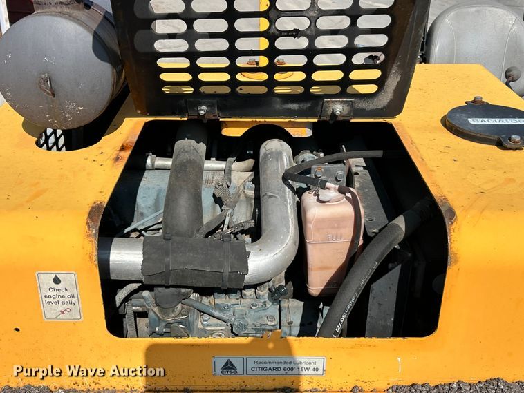 image for item ET3124 2014 Lee-Boy 8500T paver