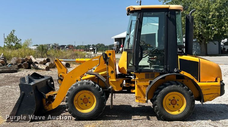 image for item ET3126 2000 JCB 407 wheel loader