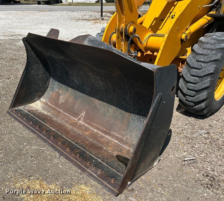 image for item ET3126 2000 JCB 407 wheel loader