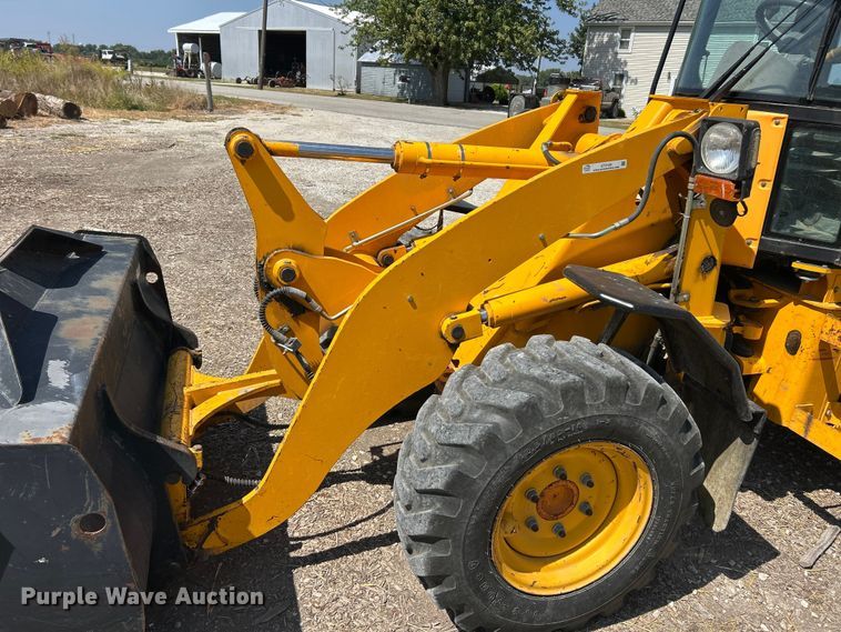 image for item ET3126 2000 JCB 407 wheel loader