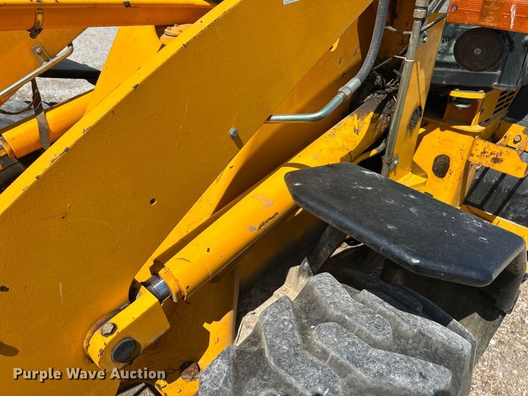 image for item ET3126 2000 JCB 407 wheel loader