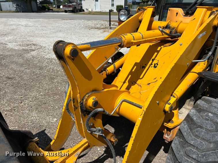 image for item ET3126 2000 JCB 407 wheel loader