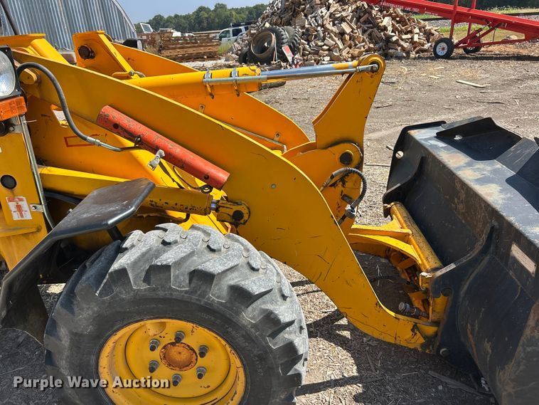 image for item ET3126 2000 JCB 407 wheel loader