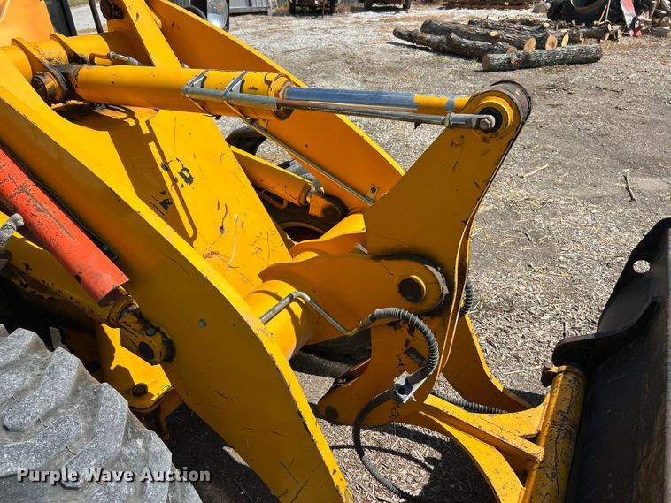 image for item ET3126 2000 JCB 407 wheel loader