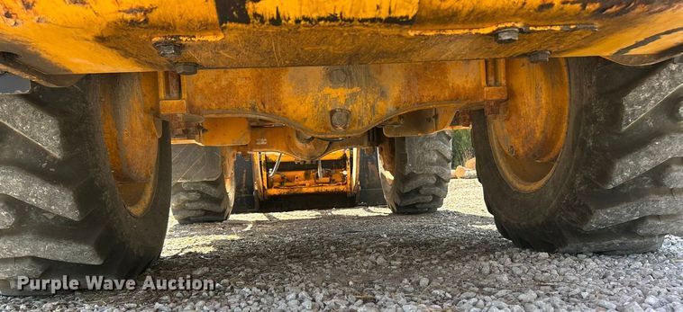 image for item ET3126 2000 JCB 407 wheel loader